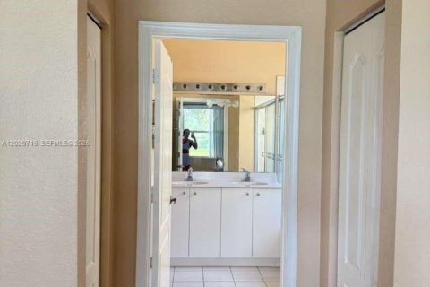 Villa ou maison à louer à Homestead, Floride: 3 chambres, 134.34 m2 № 2086574 - photo 12