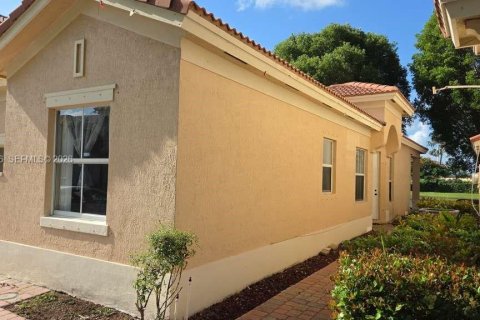 Villa ou maison à louer à Homestead, Floride: 3 chambres, 134.34 m2 № 2086574 - photo 15