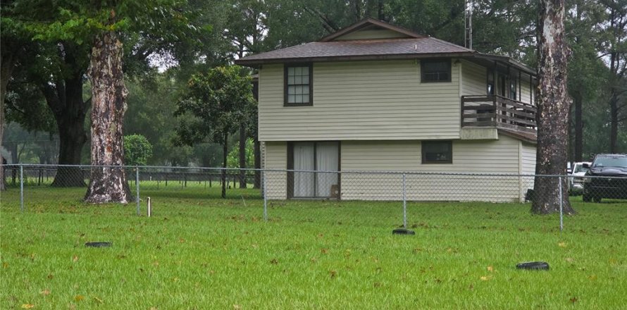 Casa en Citra, Florida 3 dormitorios, 228.26 m2 № 2410398