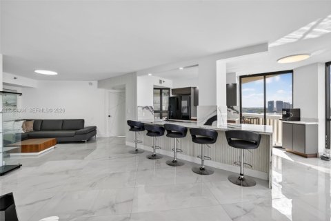 Condo in Aventura, Florida, 2 bedrooms  № 2027829 - photo 2