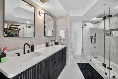 Condo in Aventura, Florida, 2 bedrooms  № 2027829 - photo 26