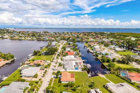 Villa ou maison à vendre à Port Charlotte, Floride: 2 chambres, 154.12 m2 № 2352254 - photo 3