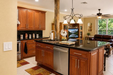 House in Miramar, Florida 6 bedrooms, 320.14 sq.m. № 2246023 - photo 10