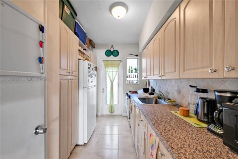 Immobilier commercial à vendre à Miami Beach, Floride № 2052880 - photo 10