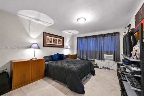 Immobilier commercial à vendre à Miami Beach, Floride № 2052880 - photo 12