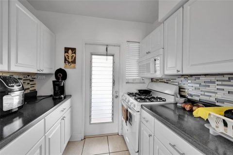 Immobilier commercial à vendre à Miami Beach, Floride № 2052880 - photo 24