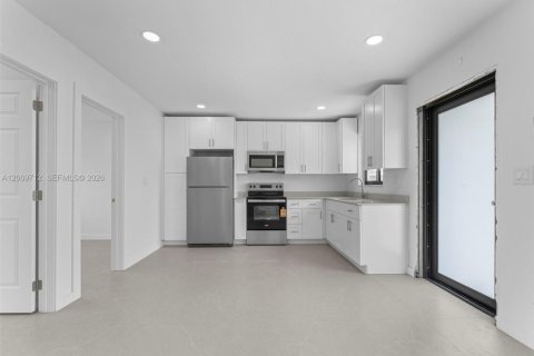 Villa ou maison à louer à Hialeah, Floride: 2 chambres, 65.03 m2 № 2154406 - photo 4