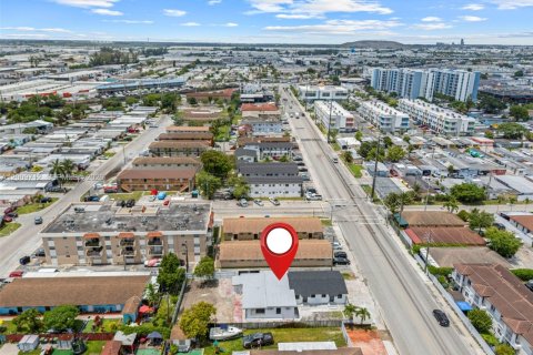 Villa ou maison à Hialeah, Floride 2 chambres, 65.03 m2 № 2154406