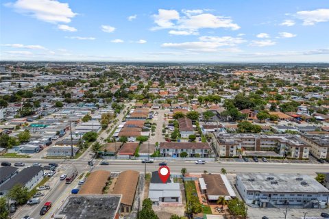 Villa ou maison à louer à Hialeah, Floride: 2 chambres, 65.03 m2 № 2154406 - photo 3