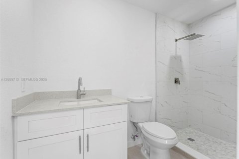 Villa ou maison à louer à Hialeah, Floride: 2 chambres, 65.03 m2 № 2154406 - photo 9