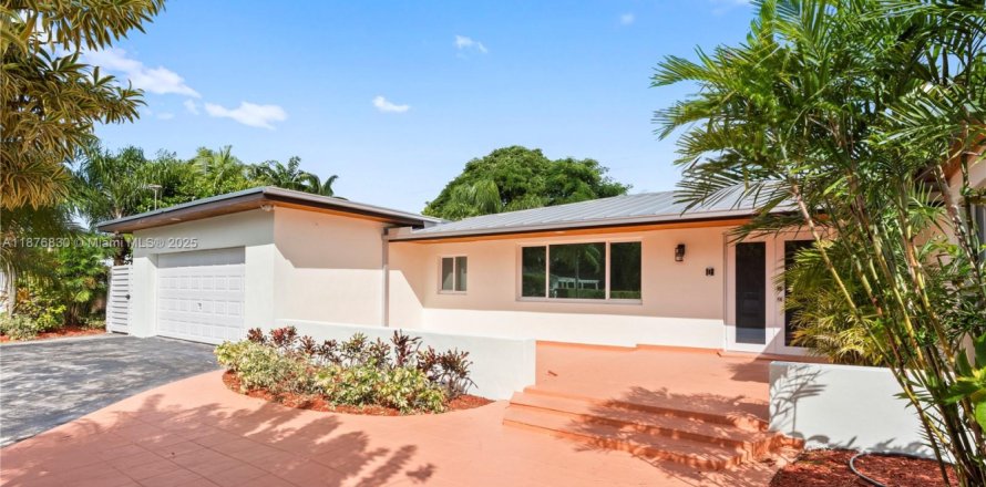 Дом в Майами, Флорида 3 спальни, 306.11м2 № 1954940