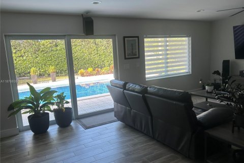 Купить виллу или дом в Майами, Флорида 3 спальни, 306.11м2, № 1954940 - фото 12