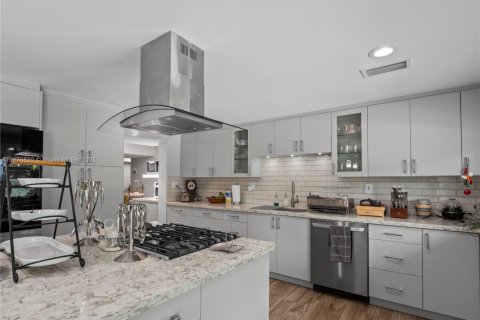 Купить виллу или дом в Майами, Флорида 3 спальни, 306.11м2, № 1954940 - фото 17