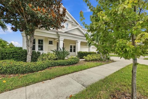 House in Apollo Beach, Florida 6 bedrooms, 400.87 sq.m. № 2391579 - photo 3