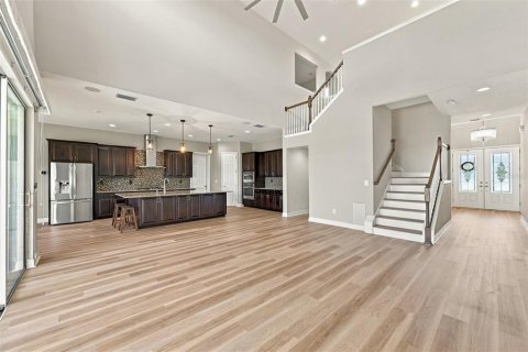 House in Apollo Beach, Florida 6 bedrooms, 400.87 sq.m. № 2391579 - photo 8