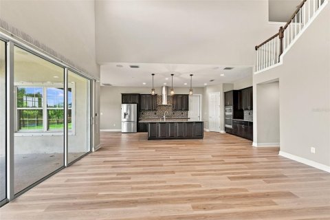 House in Apollo Beach, Florida 6 bedrooms, 400.87 sq.m. № 2391579 - photo 11