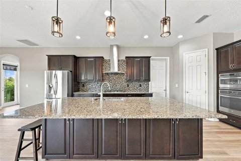 House in Apollo Beach, Florida 6 bedrooms, 400.87 sq.m. № 2391579 - photo 13