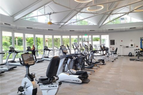 Condo in Hallandale Beach, Florida, 2 bedrooms  № 1794169 - photo 30