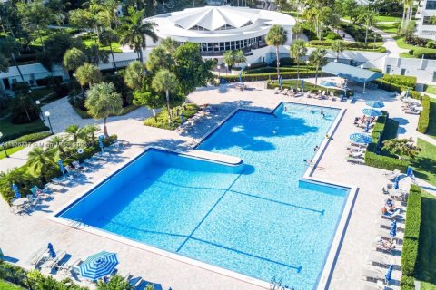 Condo in Hallandale Beach, Florida, 2 bedrooms  № 1794169 - photo 24