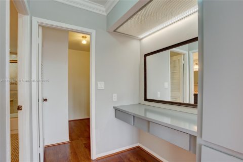 Condo in Hallandale Beach, Florida, 2 bedrooms  № 1794169 - photo 23