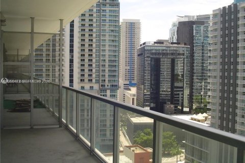Condominio en alquiler en Miami, Florida, 2 dormitorios, 94.02 m2 № 2153472 - foto 2