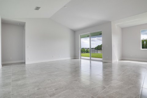 Casa en venta en Port St. Lucie, Florida, 4 dormitorios, 199 m2 № 2084971 - foto 14