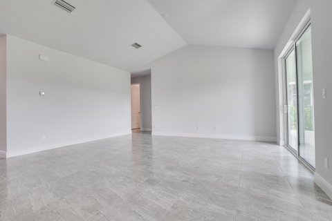 Casa en venta en Port St. Lucie, Florida, 4 dormitorios, 199 m2 № 2084971 - foto 13