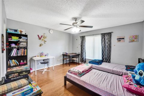 Casa en venta en Pembroke Pines, Florida, 3 dormitorios, 157 m2 № 1790223 - foto 16