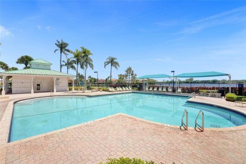 Casa en venta en Pembroke Pines, Florida, 3 dormitorios, 157 m2 № 1790223 - foto 26