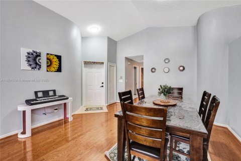 Casa en venta en Pembroke Pines, Florida, 3 dormitorios, 157 m2 № 1790223 - foto 22