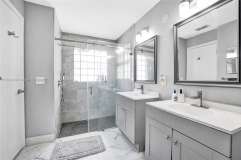 Casa en venta en Pembroke Pines, Florida, 3 dormitorios, 157 m2 № 1790223 - foto 6