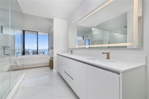 Condominio en venta en Miami, Florida, 2 dormitorios, 143.26 m2 № 1950702 - foto 15