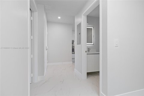 Condominio en venta en Miami, Florida, 2 dormitorios, 143.26 m2 № 1950702 - foto 18