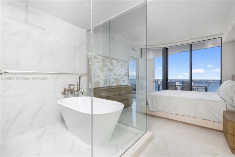 Condominio en venta en Miami, Florida, 2 dormitorios, 143.26 m2 № 1950702 - foto 14