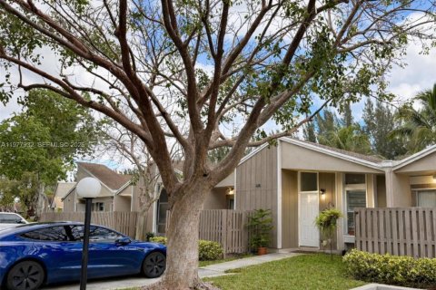 Condo in Sunrise, Florida, 3 bedrooms  № 2041996
