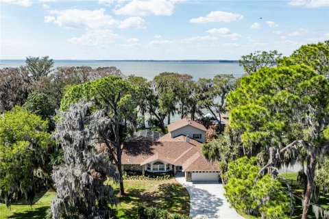 Casa en Tavares, Florida 3 dormitorios, 293.85 m2 № 2105514