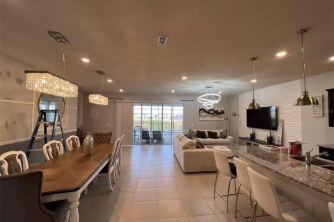 House in Davenport, Florida 10 bedrooms, 408.68 sq.m. № 1803537 - photo 6