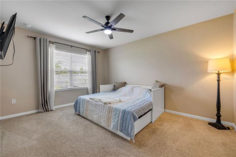 House in New Smyrna Beach, Florida 4 bedrooms, 172.33 sq.m. № 1783037 - photo 12