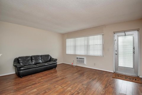 Condo in West Palm Beach, Florida, 1 bedroom  № 2176701 - photo 6