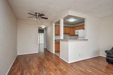 Condo in West Palm Beach, Florida, 1 bedroom  № 2176701 - photo 9