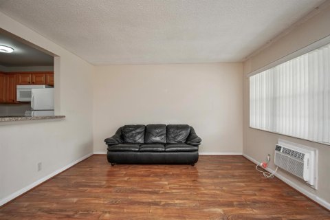 Condo in West Palm Beach, Florida, 1 bedroom  № 2176701 - photo 5