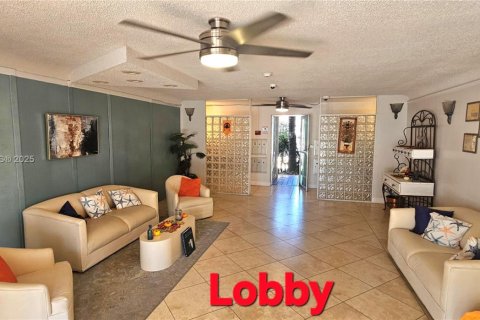 Copropriété à vendre à Hollywood, Floride: 1 chambre, 60.57 m2 № 2017182 - photo 9