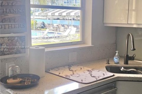 Copropriété à vendre à Hollywood, Floride: 1 chambre, 60.57 m2 № 2017182 - photo 6