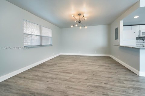 Condo in Delray Beach, Florida, 1 bedroom  № 2007656 - photo 6