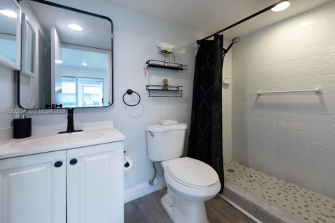 Condo in Delray Beach, Florida, 1 bedroom  № 2007656 - photo 15