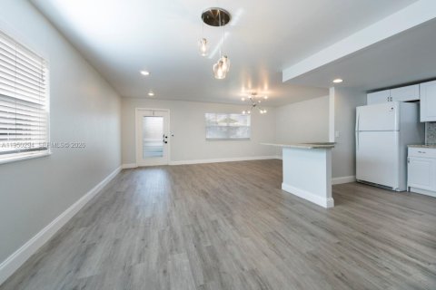 Condo in Delray Beach, Florida, 1 bedroom  № 2007656 - photo 4