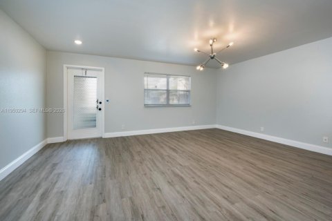 Condo in Delray Beach, Florida, 1 bedroom  № 2007656 - photo 3