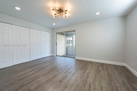 Condo in Delray Beach, Florida, 1 bedroom  № 2007656 - photo 13