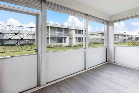 Condo in Delray Beach, Florida, 1 bedroom  № 2007656 - photo 17