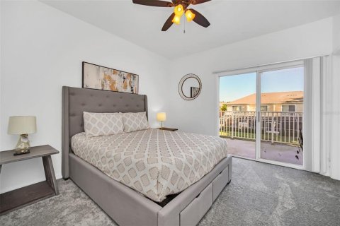 Townhouse in Clermont, Florida 3 bedrooms, 138.8 sq.m. № 2101621 - photo 4